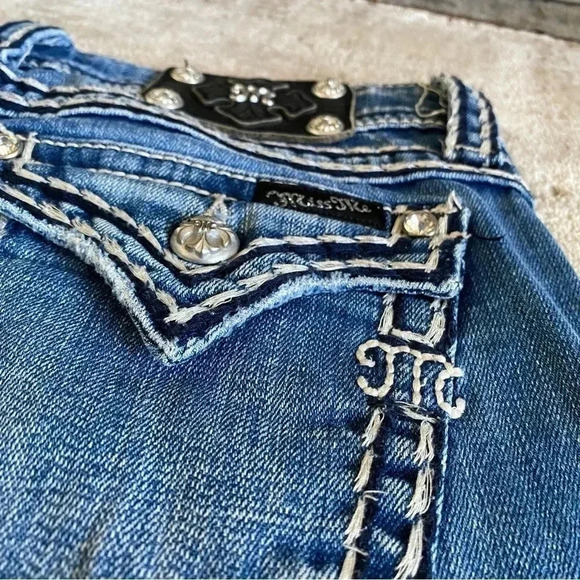 Miss Me Easy Capri Rhinestone Embellished Rear Pockets Western Straight Leg Jean - Picture 10 of 14